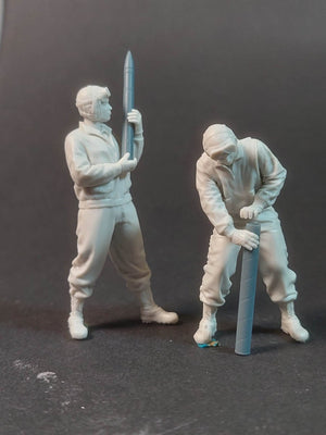 Panzer Art FI35-186 Tankistes américains chargeant des munitions de 76 mm 1/35