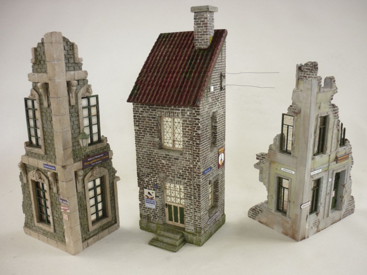 RT-Diorama 35255 Corner Buildings (3pcs.) 1/35 – immagine 7
