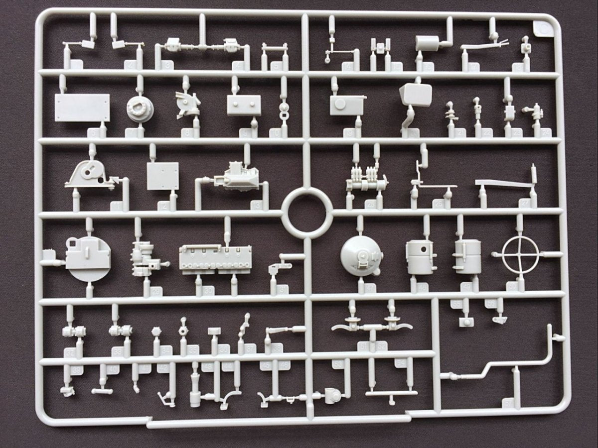 Thunder Model 35200 Scammel Pioneer TRMU30/TRCU30 Tank Transporter 1/35 – image 3