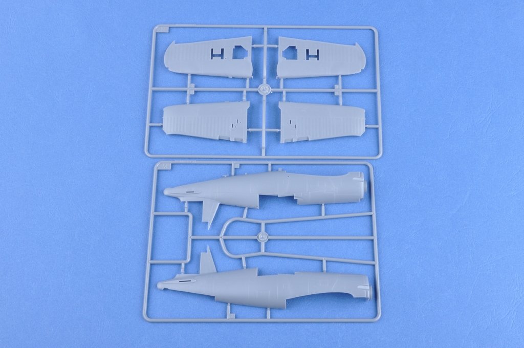 Hobby Boss 80392 F4U-7 Corsair 1/48 – immagine 5