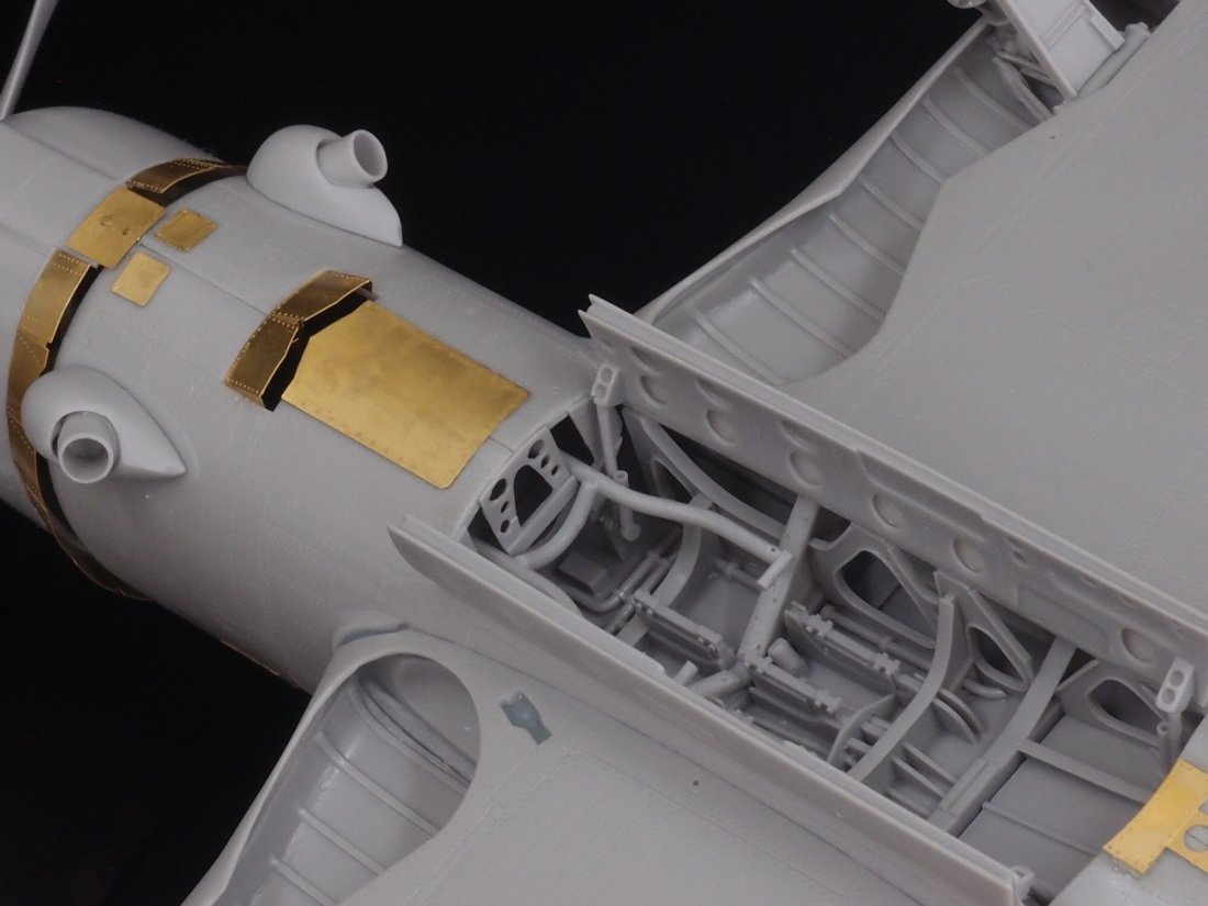 Infinity Models INF3201 SB2C-4 Helldiver 1/32 – immagine 5