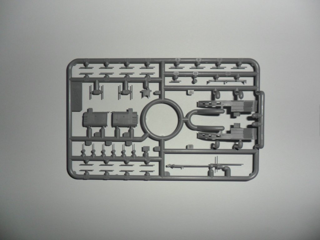 ICM S017 Markgraf (coque complète et ligne de flottaison), cuirassé allemand de la Première Guerre mondiale (1/700) – image 5