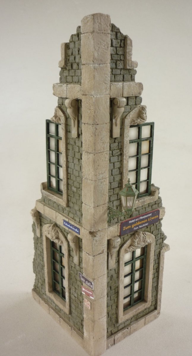 RT-Diorama 35257 City House Corner 1/35 – imagen 4