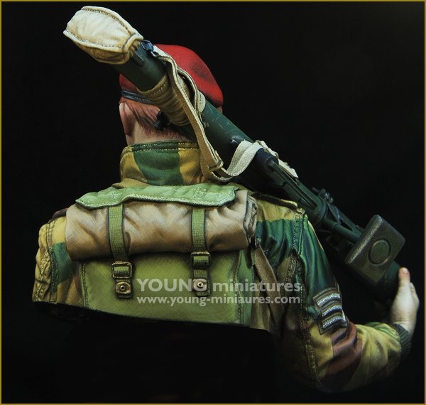 Young Miniatures YM1871 Parachutistes britanniques de la Seconde Guerre mondiale avec PIAT 1/10 – image 4