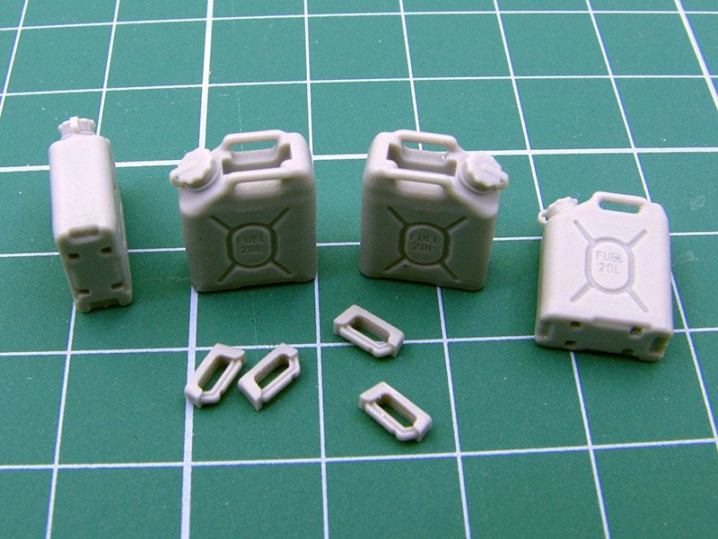 EUREKA XXL E-045 US Military Fuel Canisters 1/35 – image 7