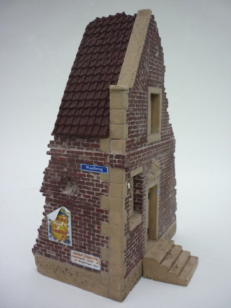 RT-Diorama 35194 House Corner 1/35 – imagen 3