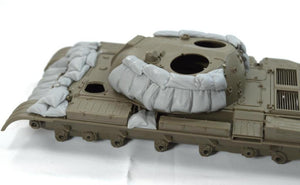 Panzer Art RE35-309 T-55 avec blindage de sacs de sable 1/35 – image 4