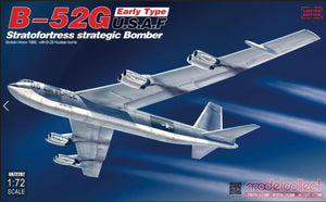 Modelcollect UA72207 B-52G early type U.S.A.F stratofortress strategic bomber Broken Arrow 1966, with B-28 Nuclear bomb 1/72