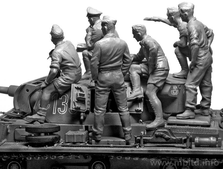 Master Box 3561 Rommel and German Tank Crew (DAK, 1941-1943) 1/35 – imagen 3
