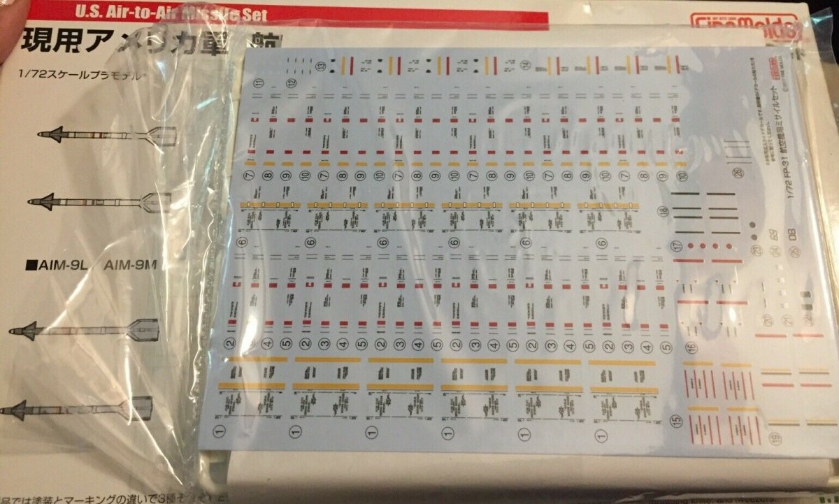 Fine Molds FP31 U.S. Air-to-Air Missile Set 1/72 – zdjęcie 2