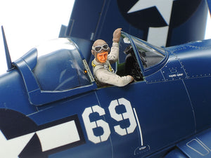 Tamiya 61085 F4U-1D Corsair w/ Moto-Tug 1/48 – Bild 6