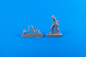 CMK 48309 German WWII Motorcycle Rider(pushing his Machine) for Tamiya BMW kit 1/48 – immagine 3
