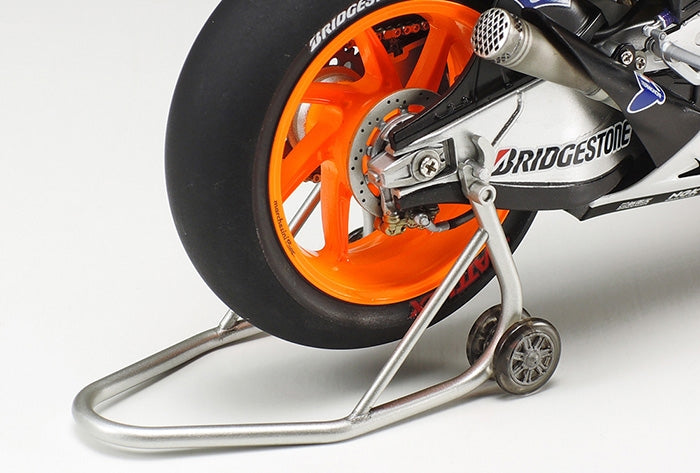 Tamiya 14130 Repsol Honda RC213V 14 – image 10