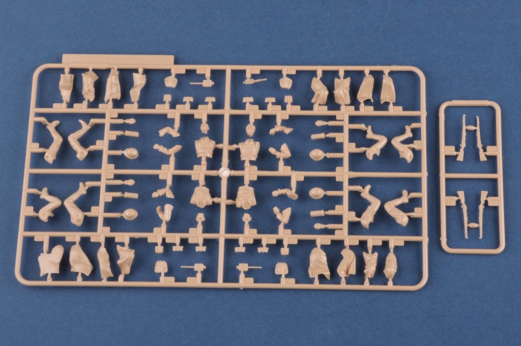 Hobby Boss 84420 GERMAN INFANTRY-Taking a rest 1/35 – image 3