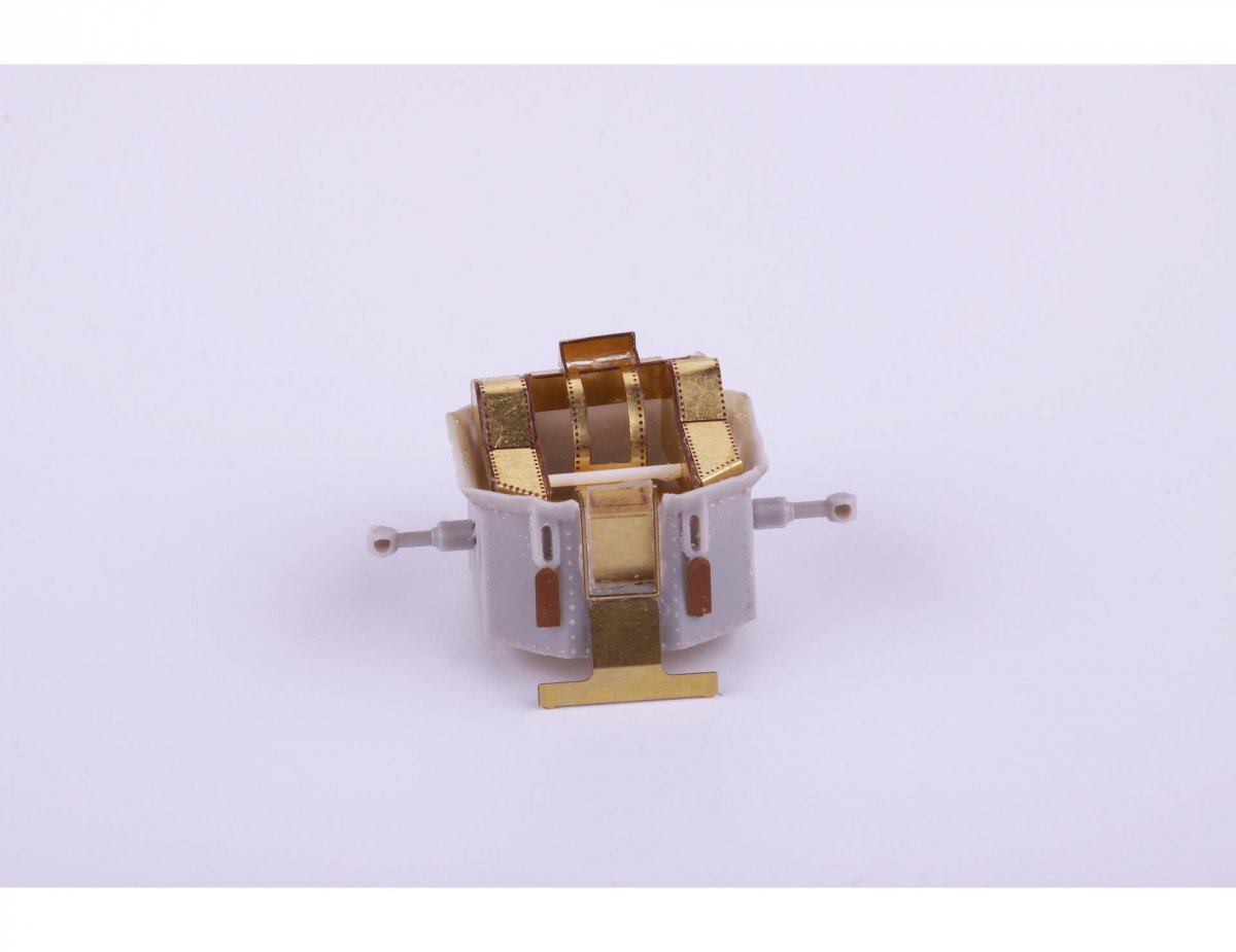 Eduard 53188 HMS Hood pt. 2 TRUMPETER 1/200 radars – image 3