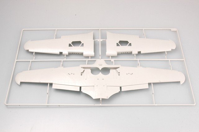Trumpeter 02414 HURRICANE Mk.I 1/24 – zdjęcie 2
