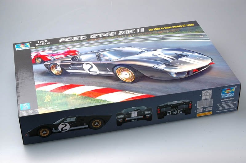Trumpeter 05403 Ford GT40 Mk II 1/12 – Bild 2