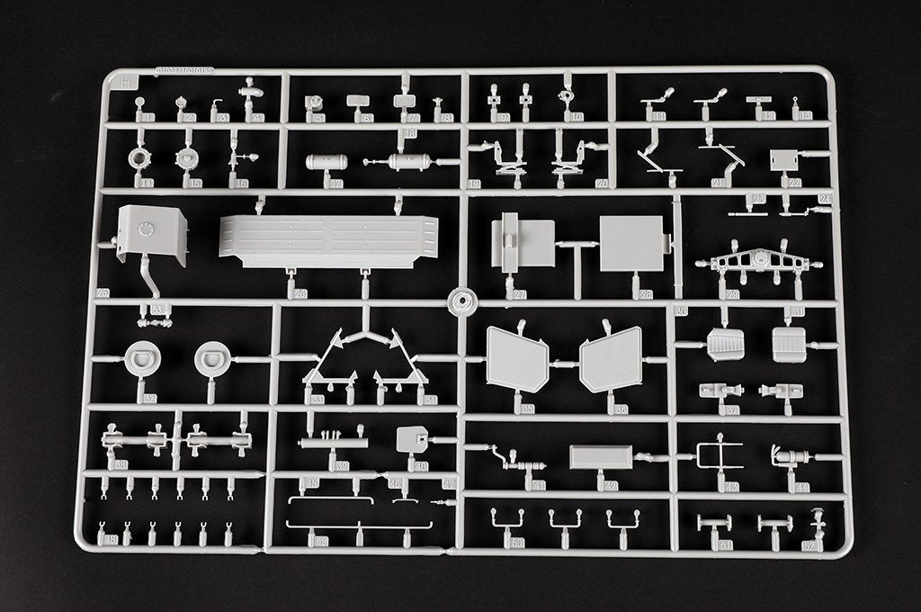 Trumpeter 01090 KZKT-74282 Heavy Tractor 1/35 – imagen 14
