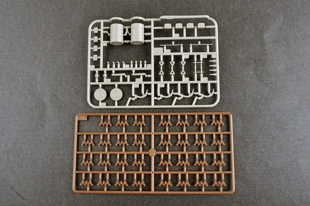 Trumpeter 09601 Soviet Obj.172 T-72 Ural 1/35 – image 14