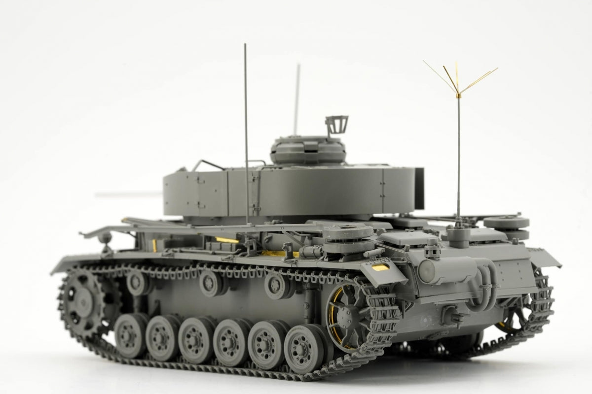 Border Model BT-048 Pz.Bef.Wg.III Ausf.K 2in1 w/Schürzen 1/35 – Bild 2