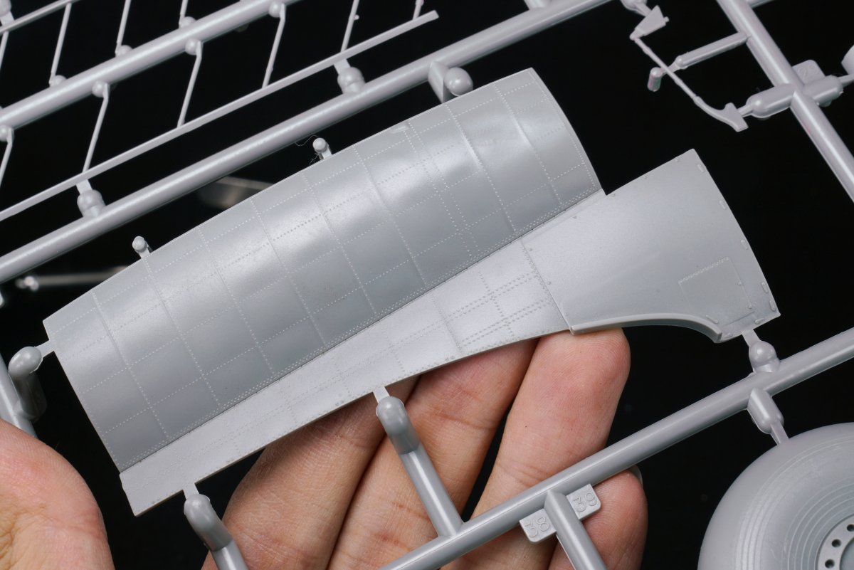 Border Model BF-010 Avro Lancaster B Mk.I/III with full Interior 1/32 – image 16