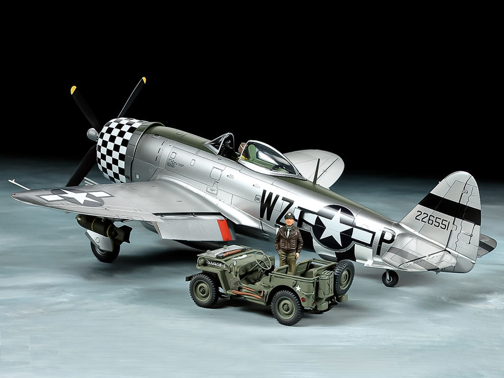 Tamiya 25214 P-47D Republic P-47D Thunderbolt "Bubbletop" &amp; 1/4 Ton 4x4 Light Vehicle Set 1/48