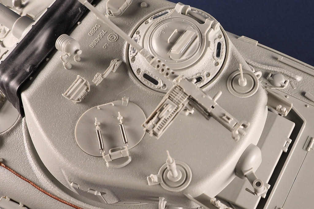 I Love Kit 61618 M4A1E8 Medium Tank 1/16 – image 7