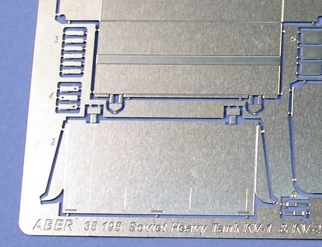 Aber 35195 Russian heavy tank KV-1, KV-2 - vol. 5 - additional set - tool boxes late type for early fenders 1/35 – image 2