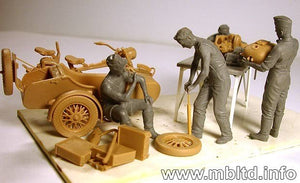 Master Box 3560 German motocycle repair team 1/35 – Bild 9