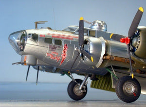 Revell 04283 B-17G Flying Fortress 1/72 – image 4