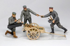 Copper State Models F32-006 German aerodrome personnel ordnance team with cart 1/32 – Bild 2