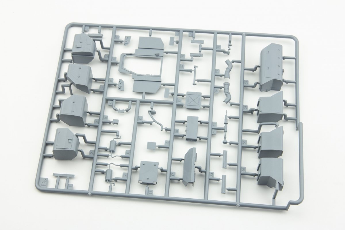 RPG Model 35021 KAMAZ K-4386 Typhoon-VDV Mine-Protected Armoured Vehicle Early Typ 1/35 – Bild 10