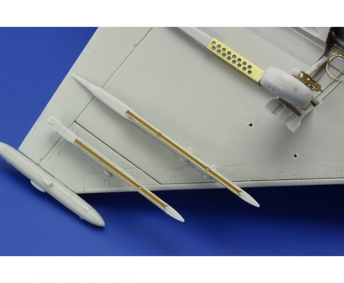 Eduard 73473 EF-2000 single seater 1/72 HASEGAWA – image 7