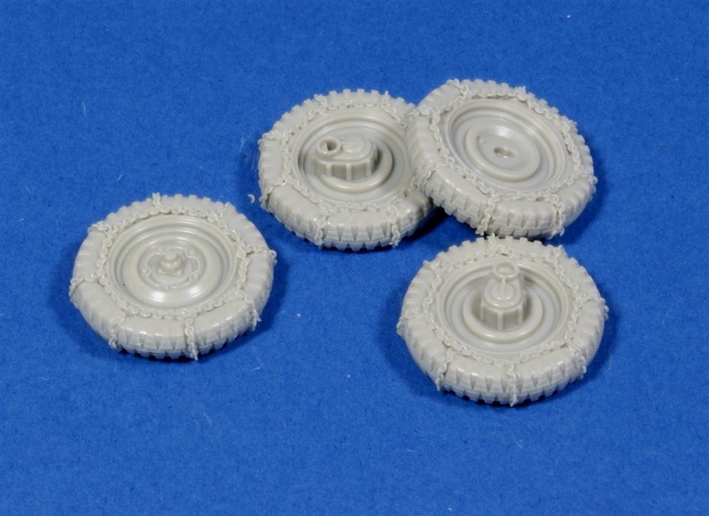Panzer Art RE35-135 Road wheels witch chains for VW “Kubelwagen” 1/35 – imagen 2