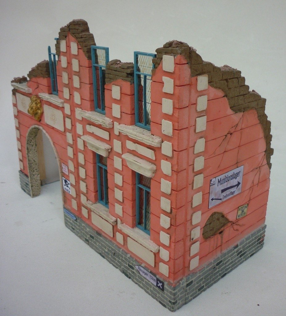 RT-Diorama 35223 Bombed out Houses 1/35 – immagine 7