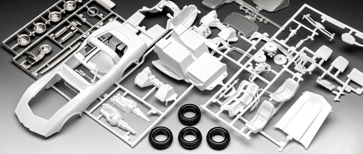 Revell 67646 78 Corvette Indy Pace Car - Model Set 1/24 – image 7