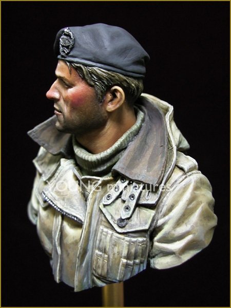 Young Miniatures YM1835 British Tank Crew WWII 1/10 – immagine 2