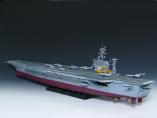 Trumpeter 05605 US CVN-68 Nimitz porte-avions 1975 (1/350) – image 7