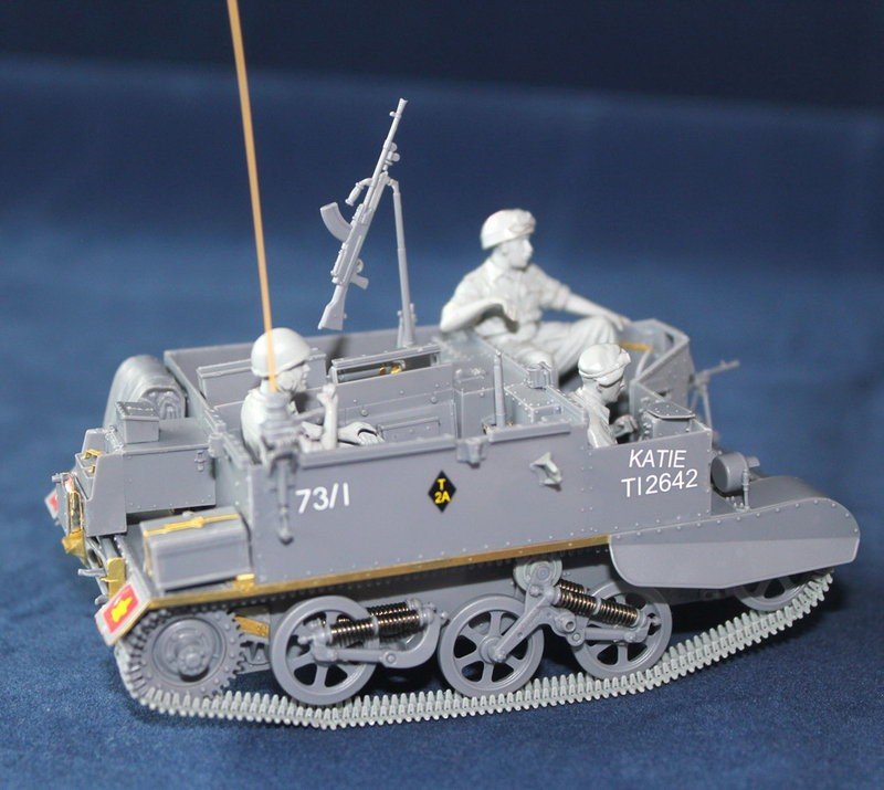 Riich Models RV35011 Universal Carrier Mk.I w/Crew 1/35 – imagen 2