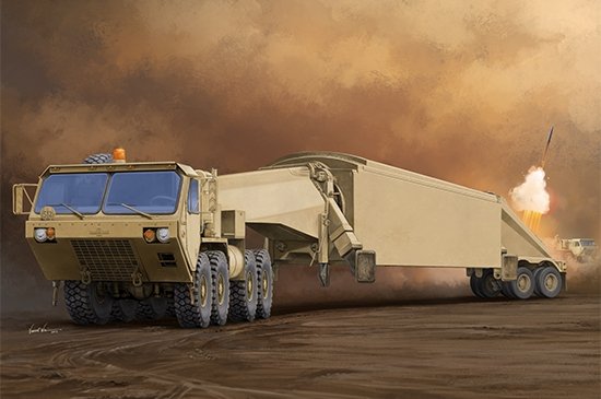 Tracteur Trumpeter 01059 M983 avec bande AN/TPY-2 X 1/35