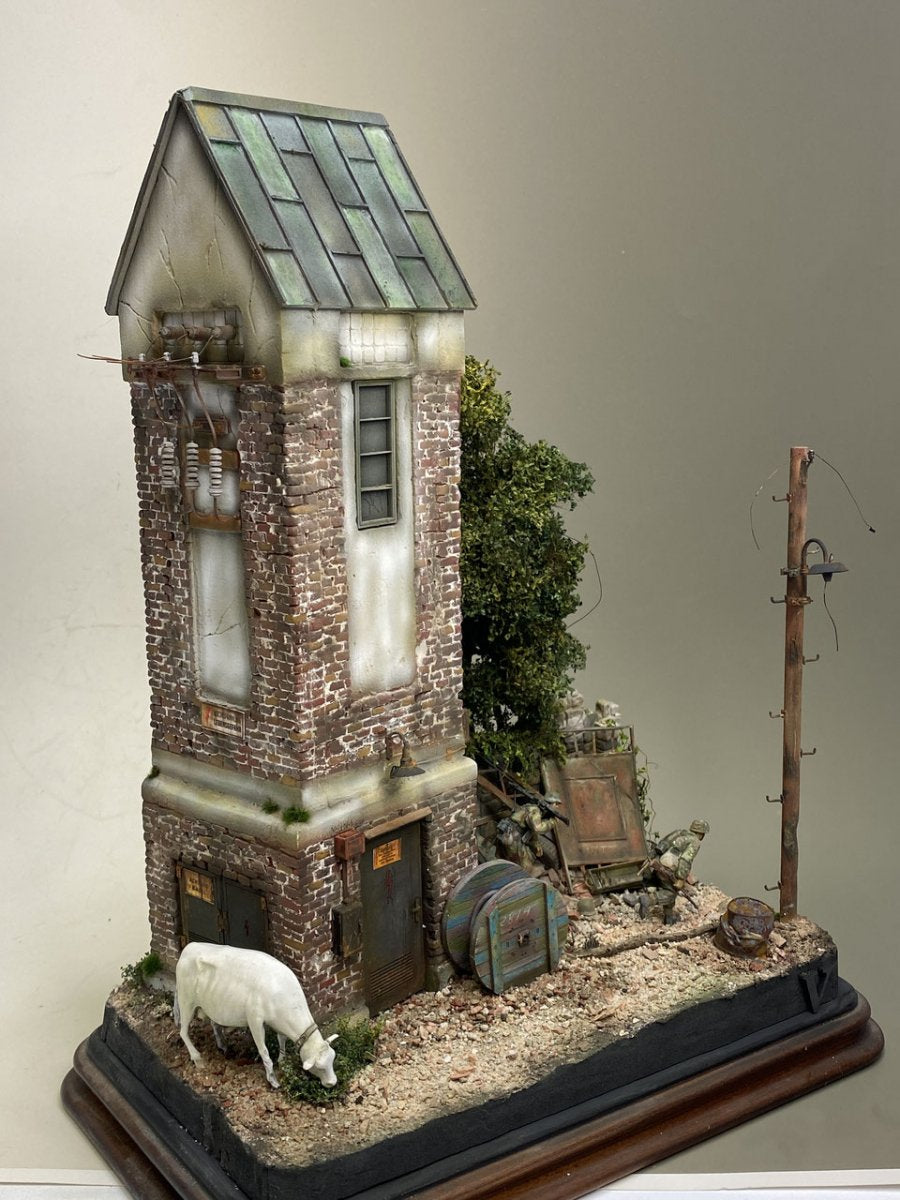 RT-Diorama 35026 Transformer House 1/35 – immagine 9