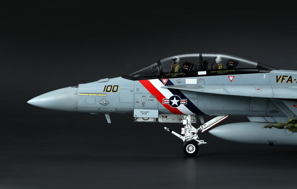 Meng LS-016 BOEING F/A-18F SUPER HORNET BOUNTY HUNTERS 1/48 – immagine 6