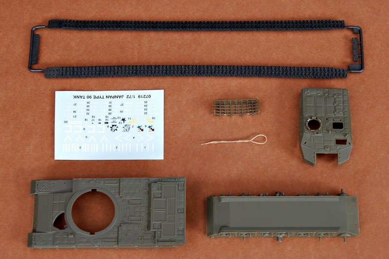 Trumpeter 07219 JAPAN TYPE90 TANK 1/72 – image 5