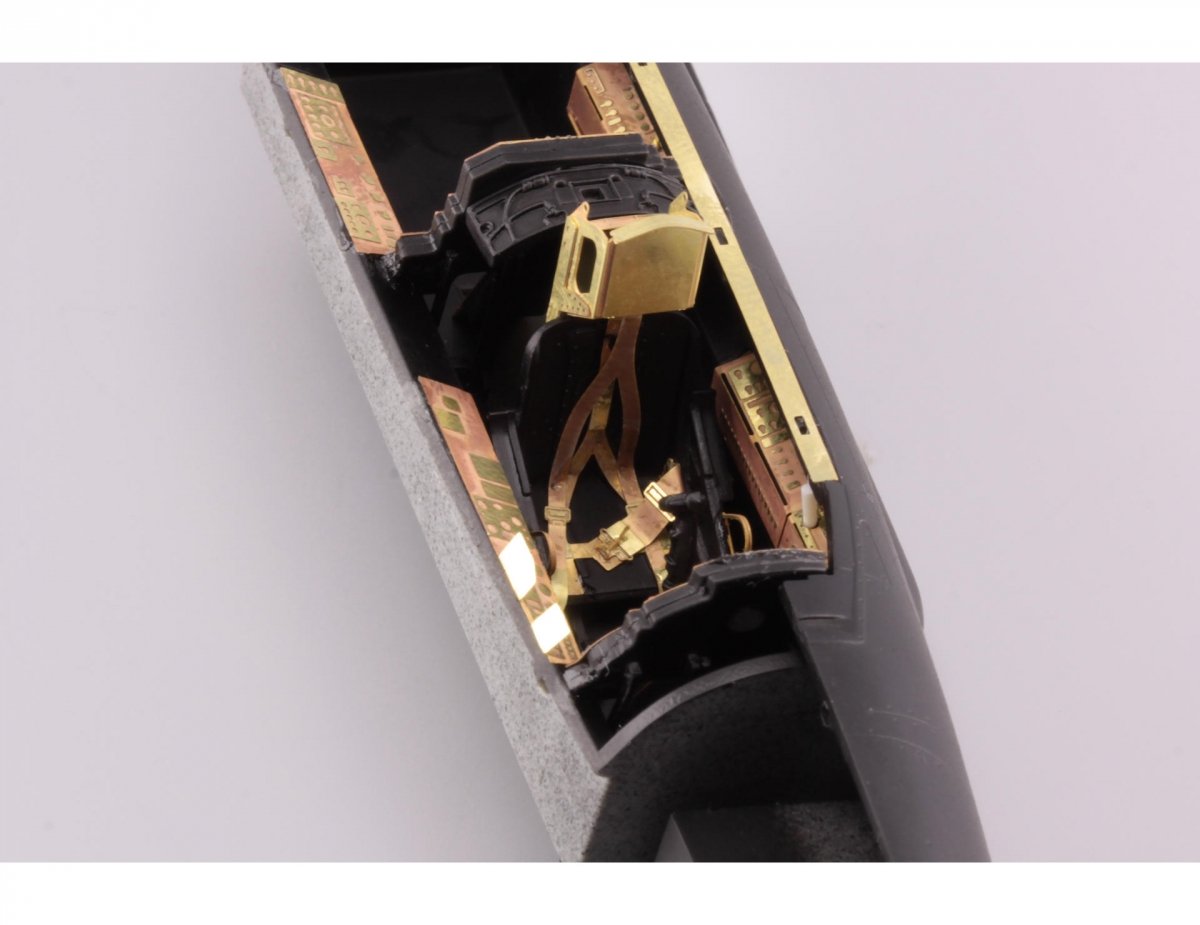Eduard 49797 T-33A seatbelts STEEL GREAT WALL HOBBY 1/48 – Bild 2