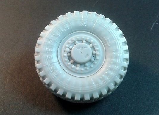 Panzer Art RE35-437 M 1240 M-ATV road wheels 1/35 – Bild 2