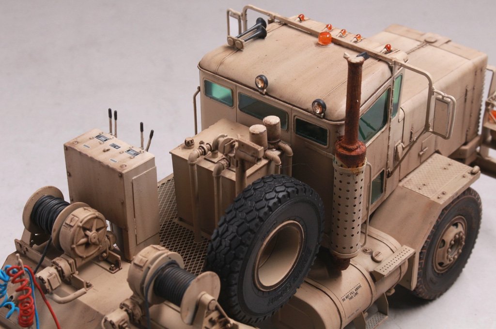 Hobby Boss 85519 M911 C-HET avec semi-remorque pour engins lourds m747 (1/35)  – image 12