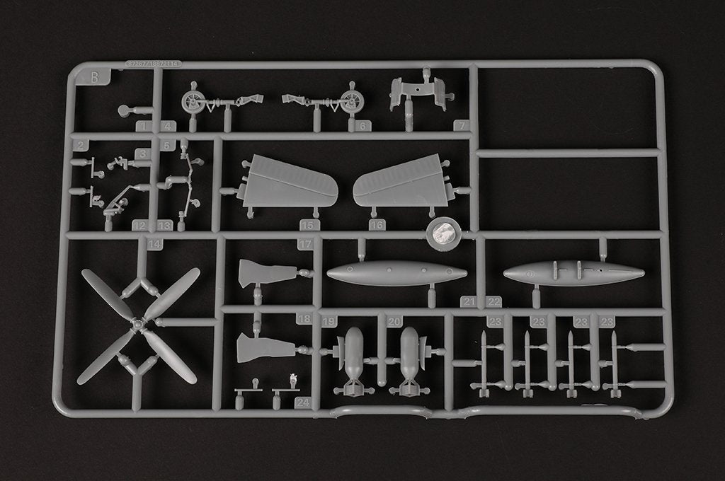 Hobby Boss 87269 F8F-2 Bearcat 1/72 – image 9