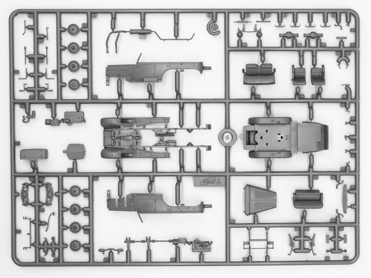 ICM 72473 Type G4 Partisanenwagen with MG 34 1/72 – image 7