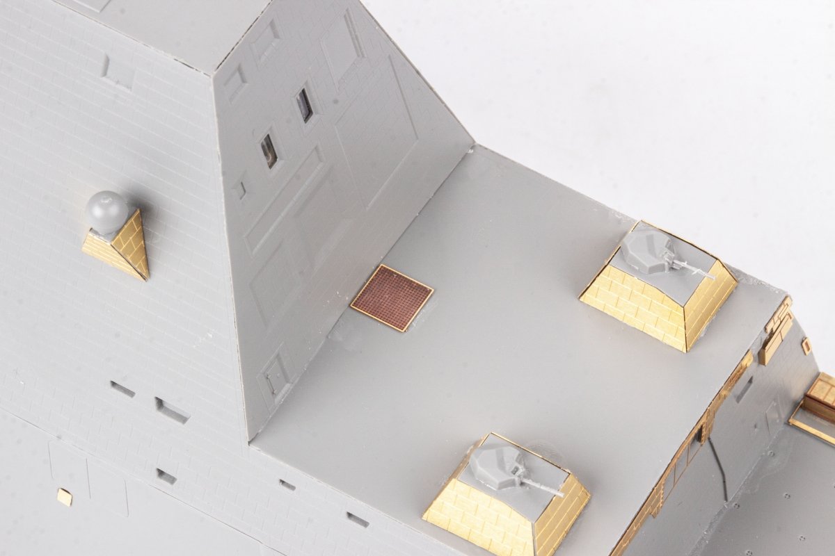 Maquettes Eduard 53288 USS DDG-1000 Zumwalt SNOWMAN, TAKOM 1/350 – image 6