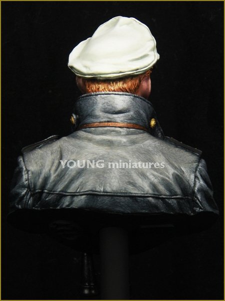 Young Miniatures YM1847 U-BOAT COMMANDER WWII 1/10 – immagine 5